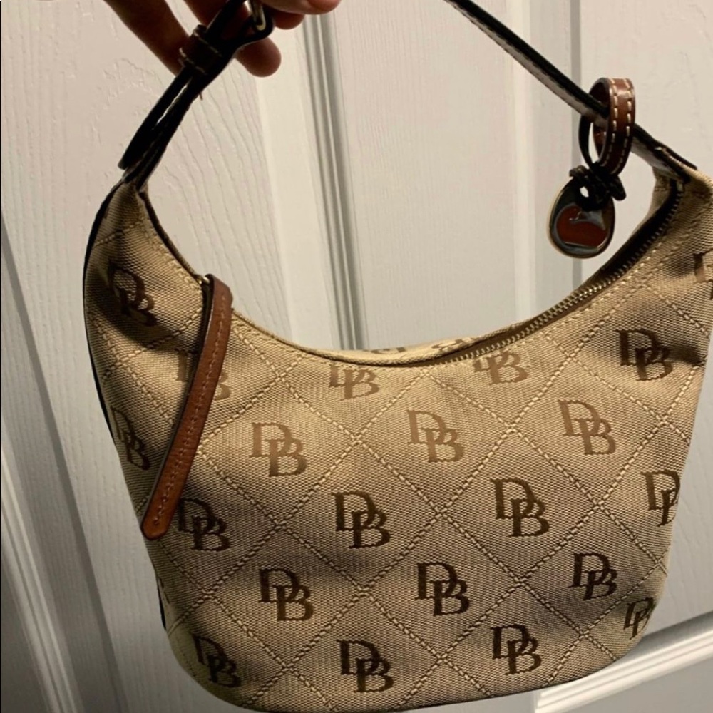 Small Dooney & Bourke handbag